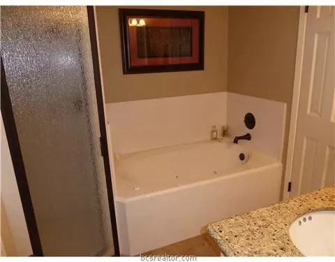 7201 Oak Forest Dr, Bryan, TX 77808 photo 16