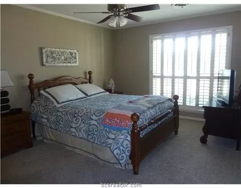 7201 Oak Forest Dr, Bryan, TX 77808 photo 17