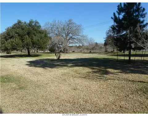 7201 Oak Forest Dr, Bryan, TX 77808 photo 4