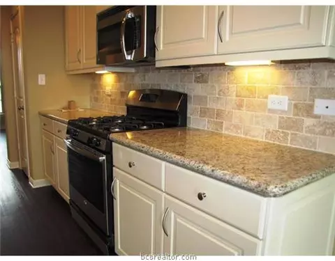 1060 Venice Dr, Bryan, TX 77808 photo 9
