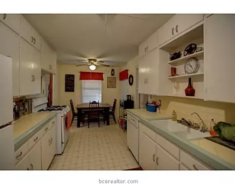 200 Helena St, Bryan, TX 77801 photo 6