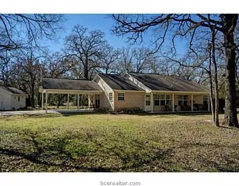 270 Rustic Oaks Dr, Bryan, TX 77808 photo 1