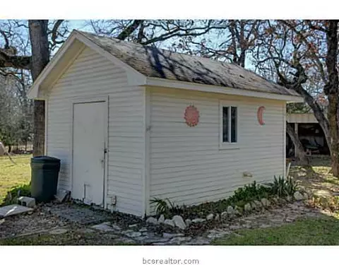 270 Rustic Oaks Dr, Bryan, TX 77808 photo 6