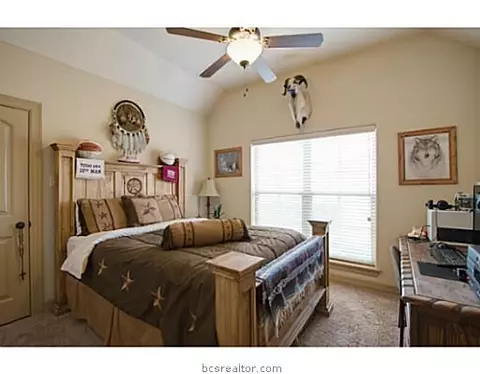 3907 Esquire Ct, Bryan, TX 77808 photo 11