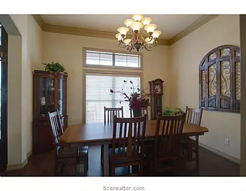 3907 Esquire Ct, Bryan, TX 77808 photo 8