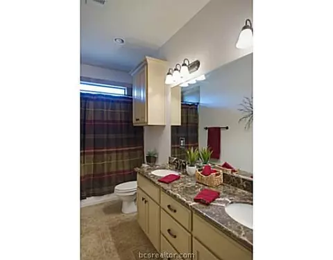 3907 Esquire Ct, Bryan, TX 77808 photo 12