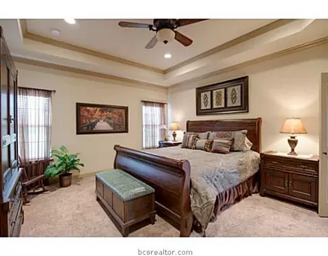 3907 Esquire Ct, Bryan, TX 77808 photo 9