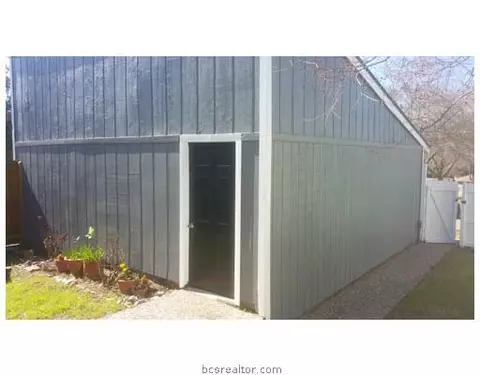 2401 Memorial Dr, Bryan, TX 77802 photo 15