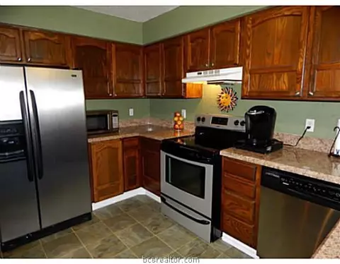 2401 Memorial Dr, Bryan, TX 77802 photo 5