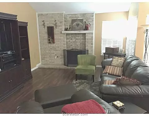 2401 Memorial Dr, Bryan, TX 77802 photo 3