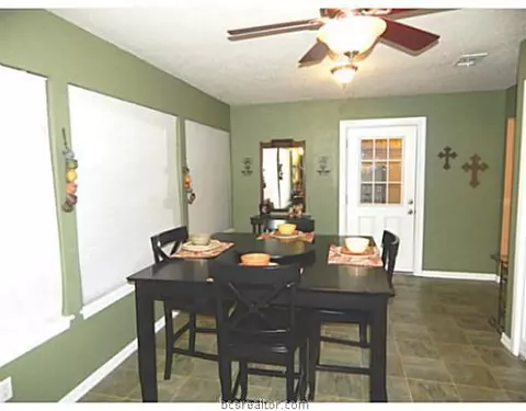 2401 Memorial Dr, Bryan, TX 77802 photo 4