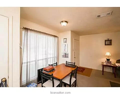 2207 Young Pl, Bryan, TX 77807 photo 6
