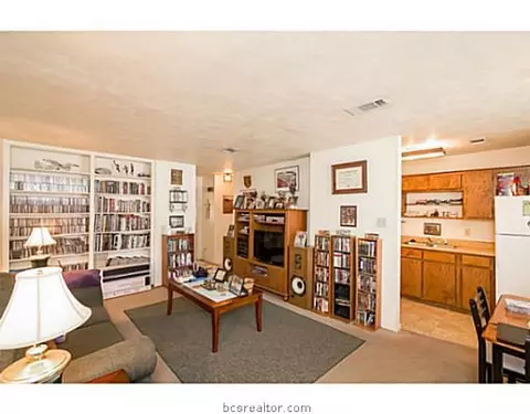 2207 Young Pl, Bryan, TX 77807 photo 4