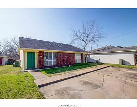 2207 Young Pl, Bryan, TX 77807 photo 3