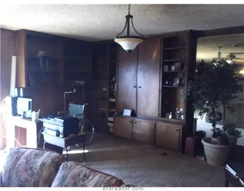 206 E 9th St, Cameron, TX 76520 photo 8