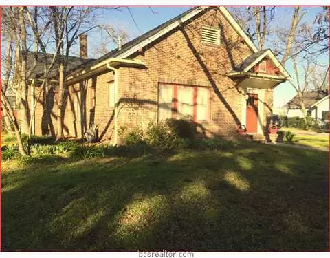 206 E 9th St, Cameron, TX 76520 photo 2