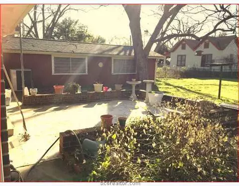 206 E 9th St, Cameron, TX 76520 photo 5