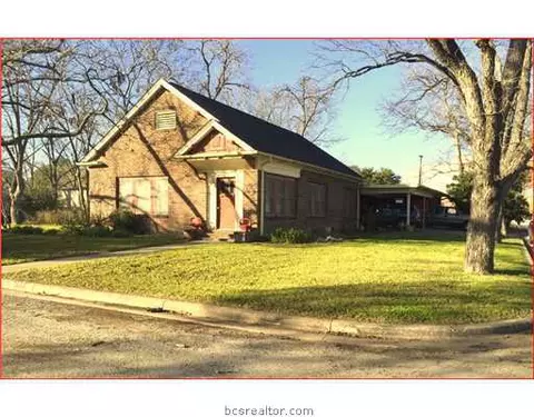 206 E 9th St, Cameron, TX 76520 photo 1