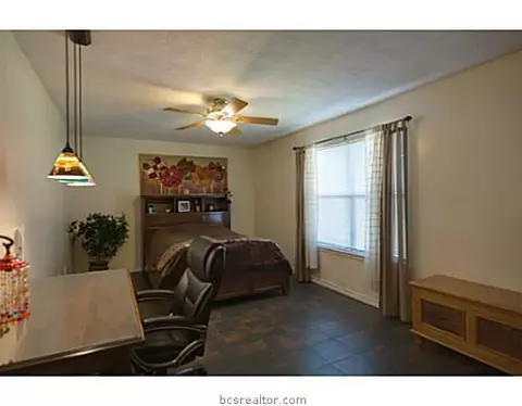 2126 La Brisa Dr, Bryan, TX 77807 photo 6