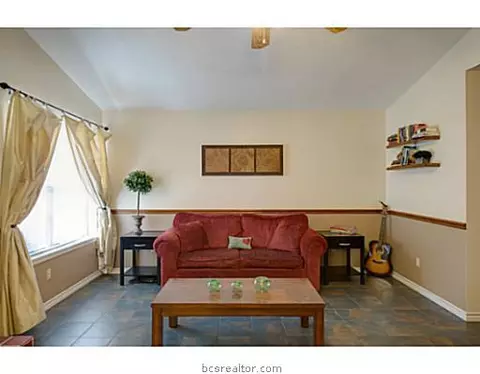 2126 La Brisa Dr, Bryan, TX 77807 photo 3