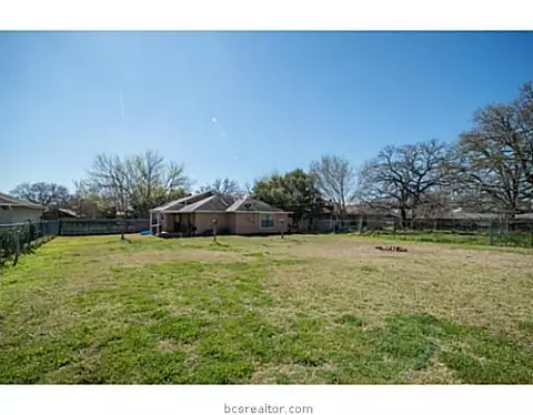 2126 La Brisa Dr, Bryan, TX 77807 photo 10