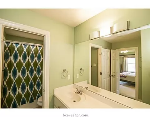 9214 Grassbur Rd, Bryan, TX 77808 photo 11