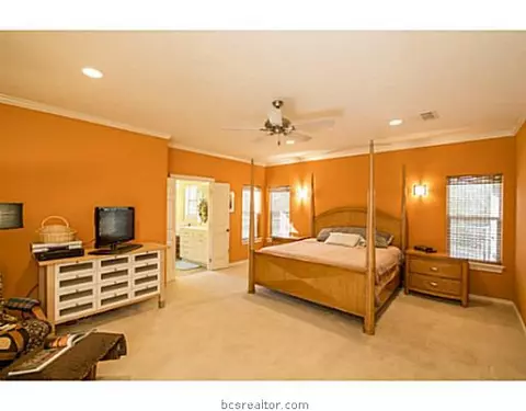 9214 Grassbur Rd, Bryan, TX 77808 photo 12