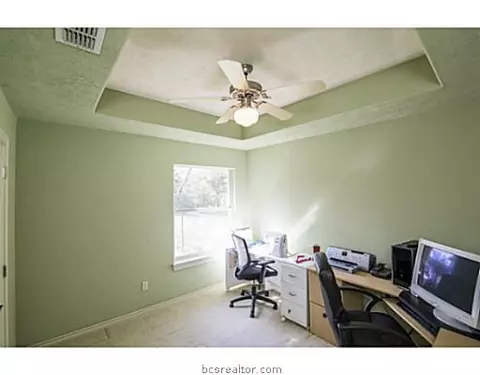 9214 Grassbur Rd, Bryan, TX 77808 photo 10