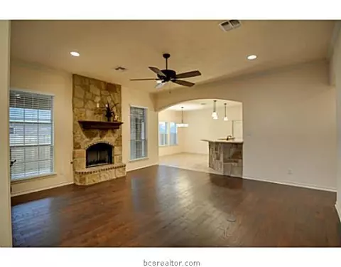 3080 Archer Cir, Bryan, TX 77808 photo 3