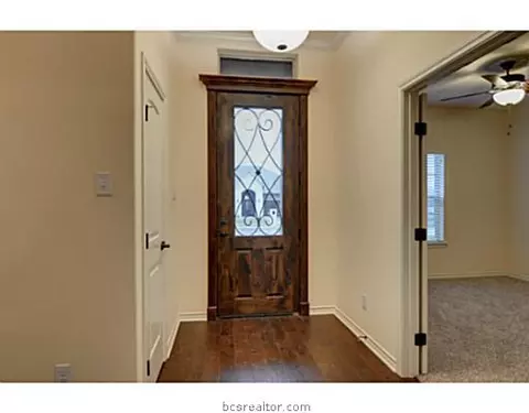 3080 Archer Cir, Bryan, TX 77808 photo 2