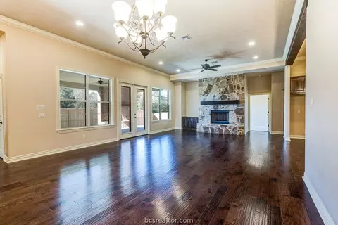 3901 Ambrose Ct, Bryan, TX 77808 photo 5