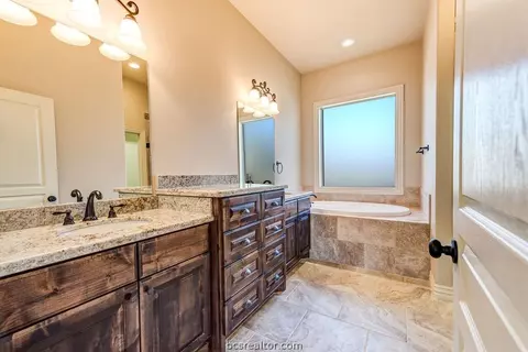 3901 Ambrose Ct, Bryan, TX 77808 photo 21