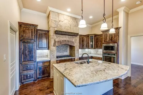 3901 Ambrose Ct, Bryan, TX 77808 photo 7