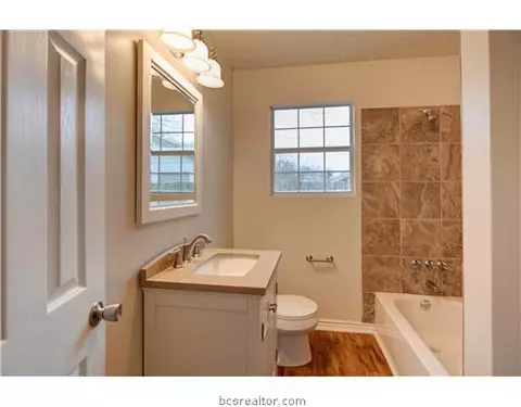 1905 Echols St, Bryan, TX 77801 photo 9