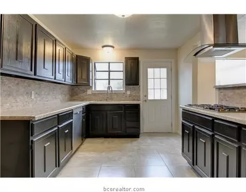 1905 Echols St, Bryan, TX 77801 photo 6