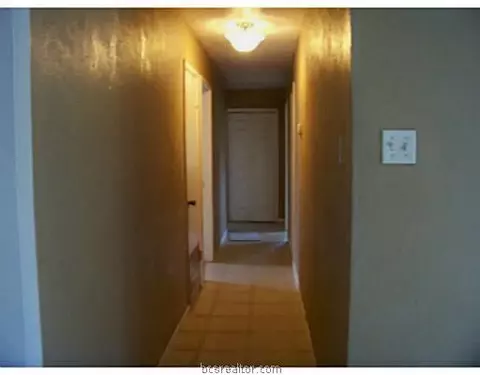 2306 Emerald Dr, Bryan, TX 77803 photo 3