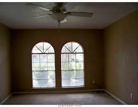 2306 Emerald Dr, Bryan, TX 77803 photo 6