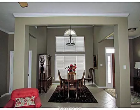 4905 Park Hampton Dr, Bryan, TX 77802 photo 5