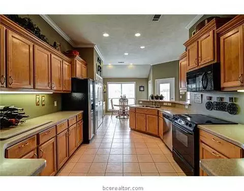 4905 Park Hampton Dr, Bryan, TX 77802 photo 10