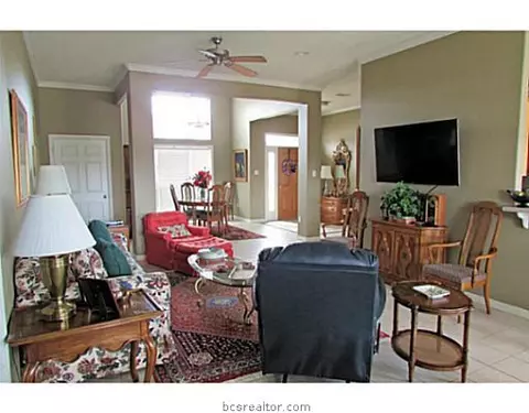 4905 Park Hampton Dr, Bryan, TX 77802 photo 8
