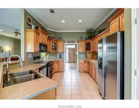 4905 Park Hampton Dr, Bryan, TX 77802 photo 11