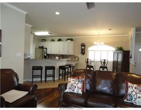 6202 Queenslock, Bryan, TX 77802 photo 3