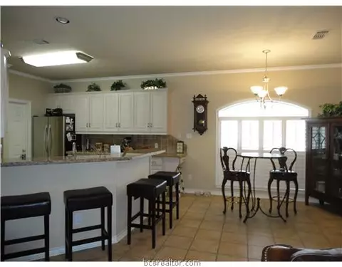 6202 Queenslock, Bryan, TX 77802 photo 4