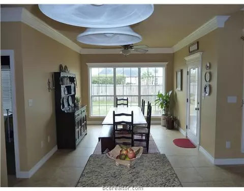 3808 Park Hampton Dr, Bryan, TX 77802 photo 9