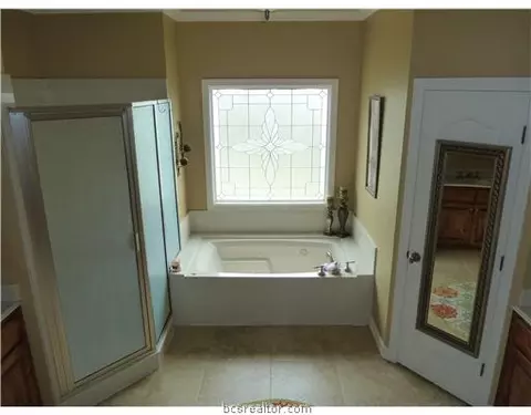 3808 Park Hampton Dr, Bryan, TX 77802 photo 6
