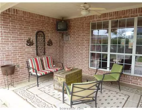 3808 Park Hampton Dr, Bryan, TX 77802 photo 2