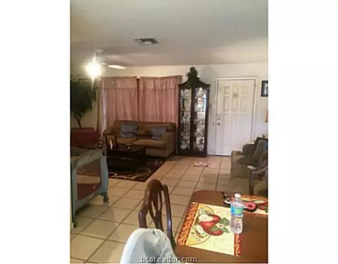 2216 Young Pl, Bryan, TX 77807 photo 3