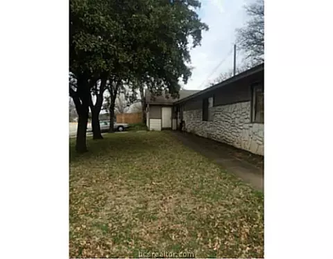 2216 Young Pl, Bryan, TX 77807 photo 1