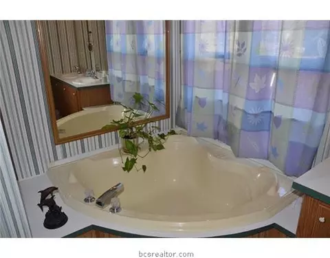 311 S Pine Cir, Pinehurst, TX 77362 photo 11