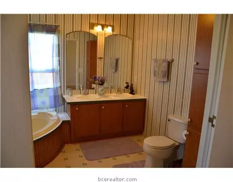 311 S Pine Cir, Pinehurst, TX 77362 photo 14